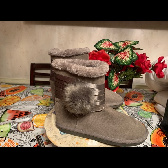 Ladies booties - Picture 2 of 6